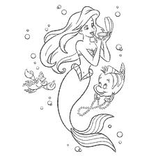 coloriage: Coloration La Petite Sirène: Ariel avec une épingle à cheveux, à côté d'elle est Crab Sebastian et Flounder Fish