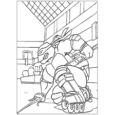coloriage: Tortues ninja : Raphaël sur des rouleaux avec une épée dans sa main