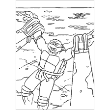 coloriage: Michelangelo de Ninja Turtles tient ses nunchucks en arrière-plan de la plage