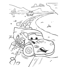 página para colorear: Colorear con personajes de la película Cars, donde la máquina Lightning Makin se rompe del camino.