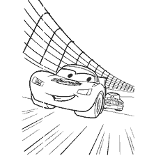 página para colorear: Rayo McQueen para colorear en carreras con rival