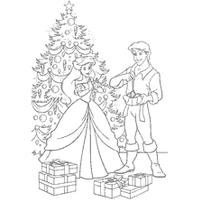 coloriage: La princesse Ariel et le prince Eric célèbrent le Nouvel An à l'arbre de Noël