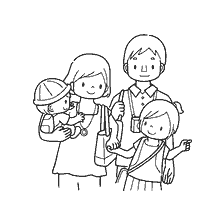 Une famille de quatre: mère, père, fils et fille. La mère tient le petit garçon et la fille pointe son doigt sur le côté.